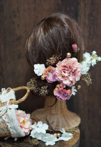 成人式髪飾り・お母様がお嬢様に、成人式のお祝いでご制作
